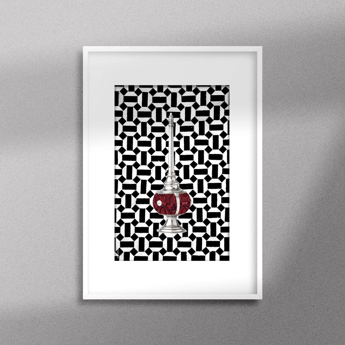 Tableau décoratif représentant un lance-parfum traditionnel marocain, encadré dans un cadre blanc - Format A3.
