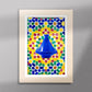 Tableau décoratif d'un tagine marocain en bleu, sur un fond de zellige marocain coloré, encadré dans un cadre en bois - Format A5.