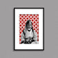 Tableau décoratif d'une femme marocaine, sur un fond de zellige marocain en rouge et blanc, encadré dans un cadre en noir - Format A3