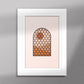  Tableau décoratif d'une illustration d'une fenêtre à grille de fer forgé ancienne, encadré dans un cadre blanc - Format A5.