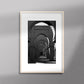 Tableau décoratif en noir et blanc de la Mosquée Tinmel, encadré dans un cadre en bois - Format A3.